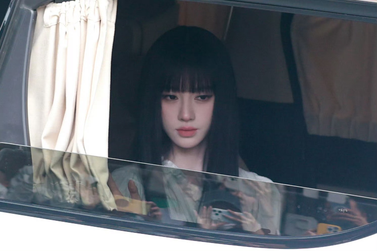 jjy鞠婧祎jjy 鞠婧祎姜黎非“镜头里的对视，哪怕是隔着屏幕 我也能感觉到你的