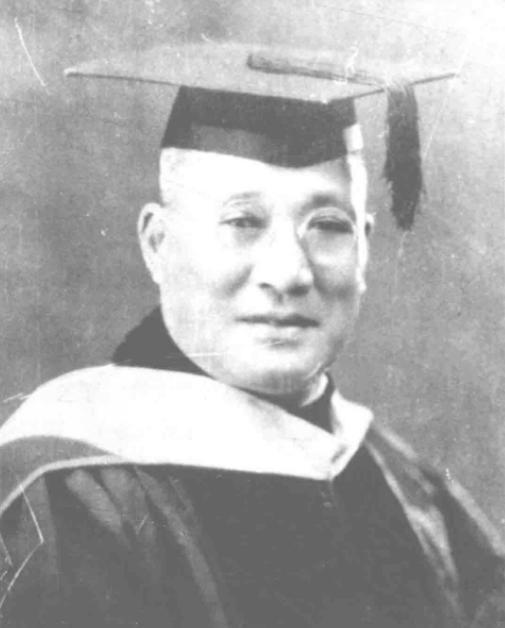 蒋介石断气前跟儿子说了句实话：当年撤离大陆最该抢的不是黄金和亲信，而是困在南开学