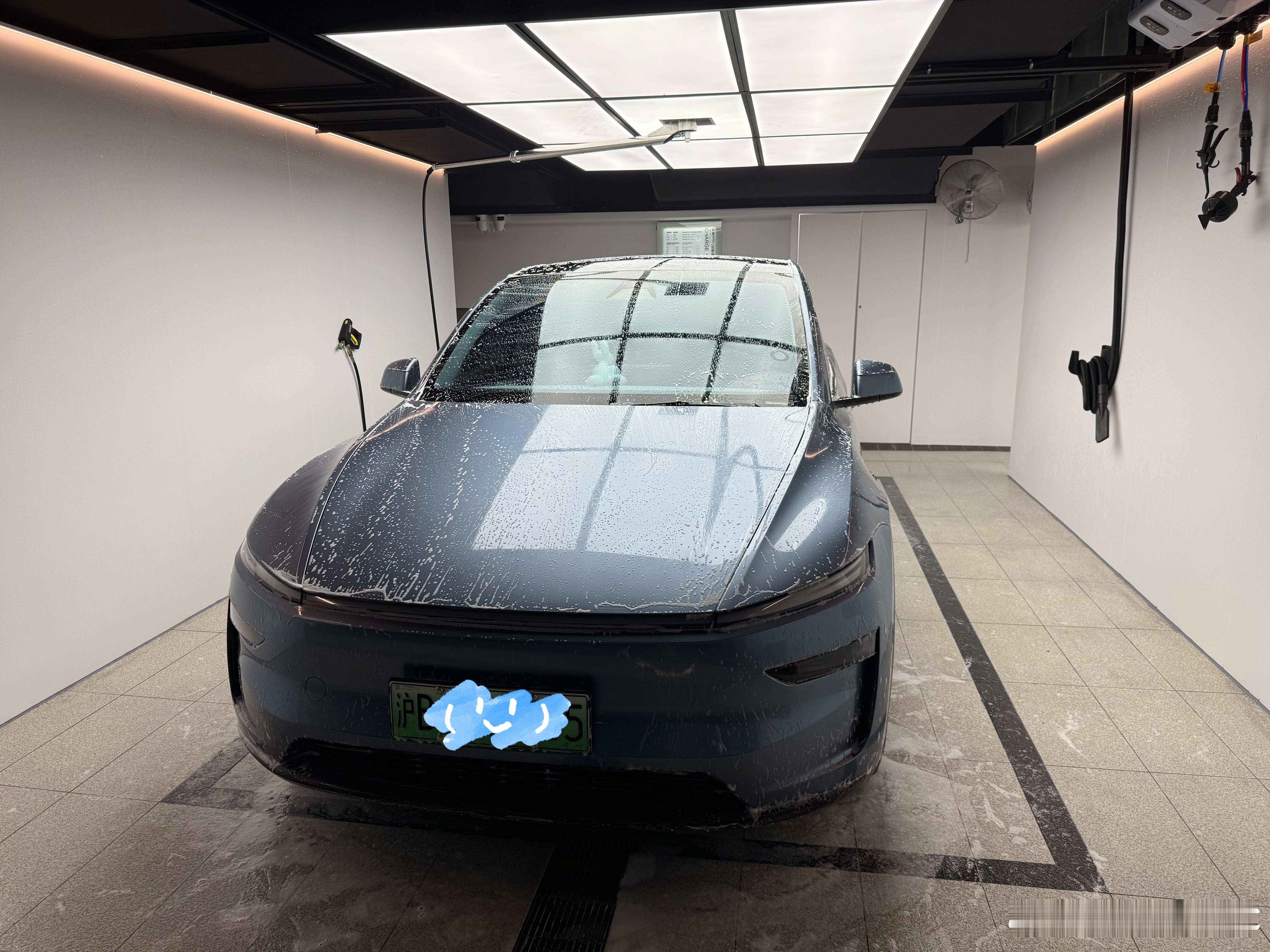 今天闲来无事，花了9.9自己自助洗了个车，体验很好分享给大家。自己洗车其实挺累的