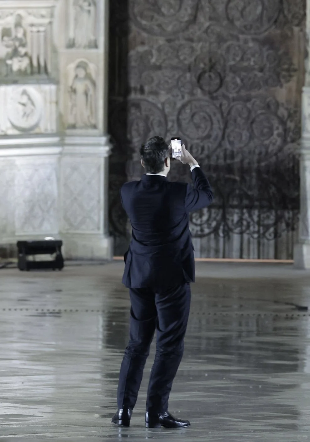 埃隆·马斯克今天在巴黎圣母院变身自媒体人 任何人都可以成为公民记者。你...