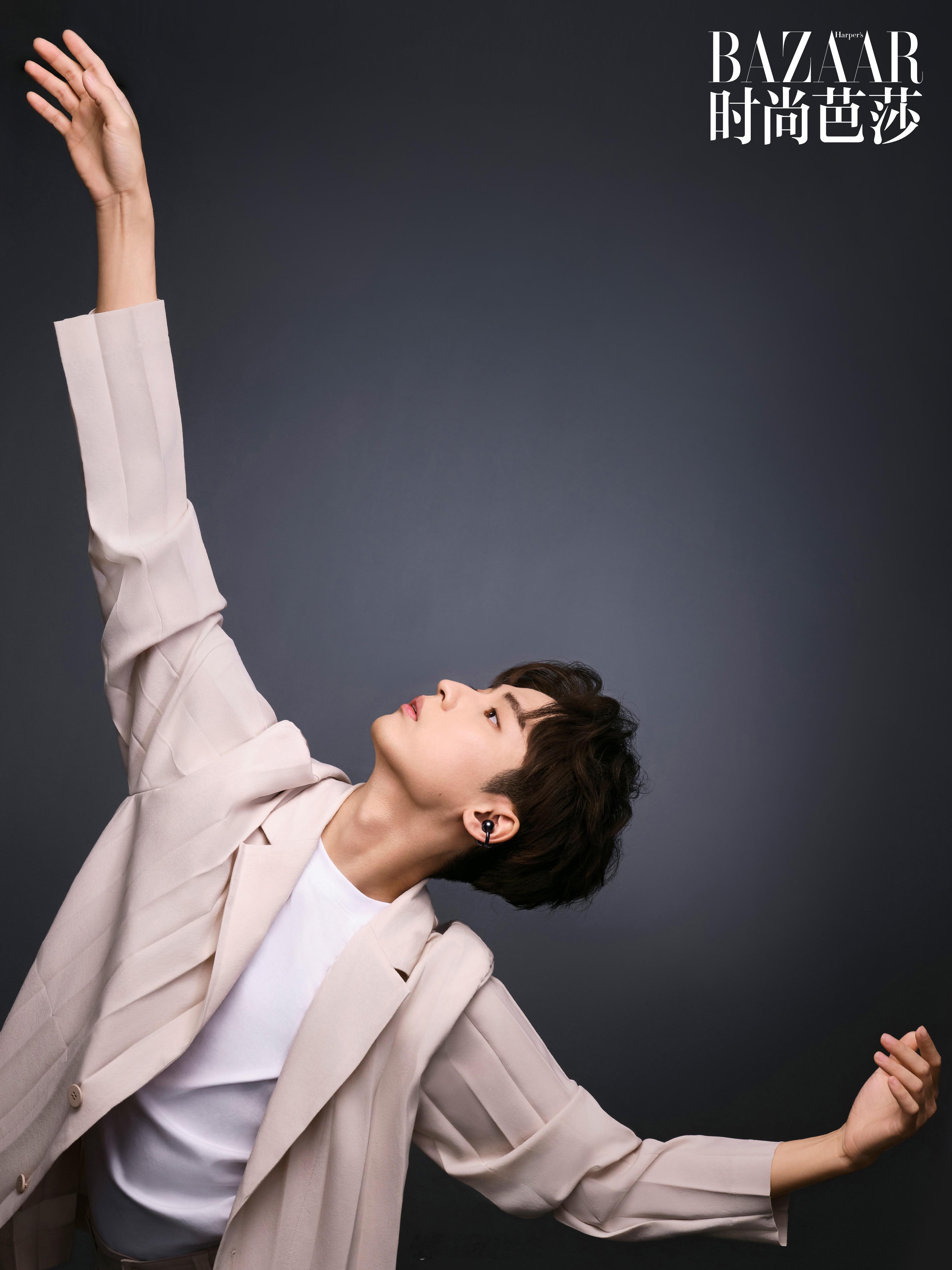 #张艺凡李响双人共舞没看够##张艺凡李响共舞杀疯了#张艺凡和李响的舞台组合，简直