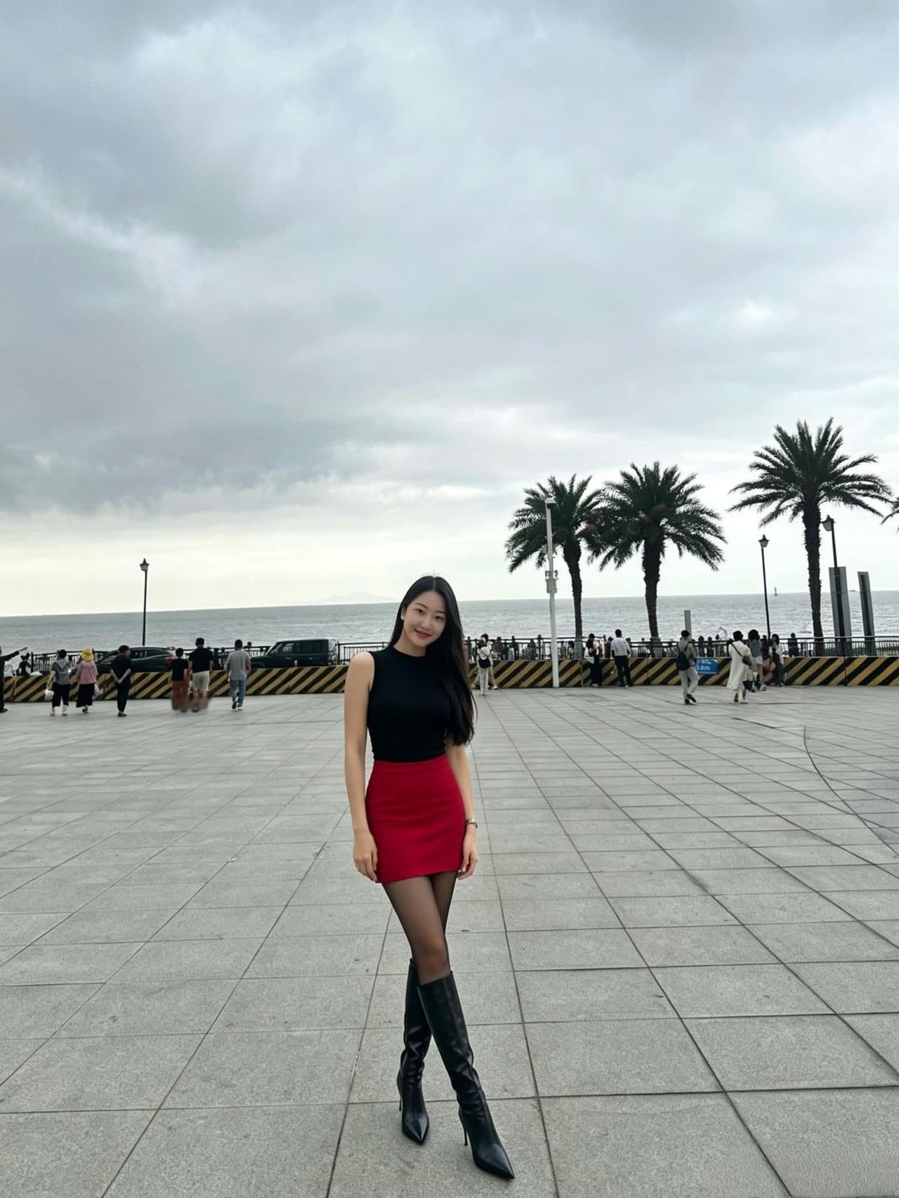 别问，问就是不捂。御姐气质穿搭 松弛感拉爆了 出来撒个欢 自由感拍照
