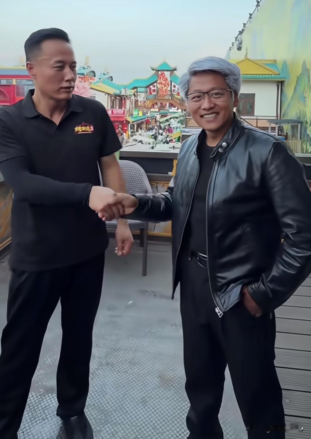 老黄：老马你好呀！
老马：黄总好！
老黄：知道为啥千里迢迢来看你吗？
老马：因为