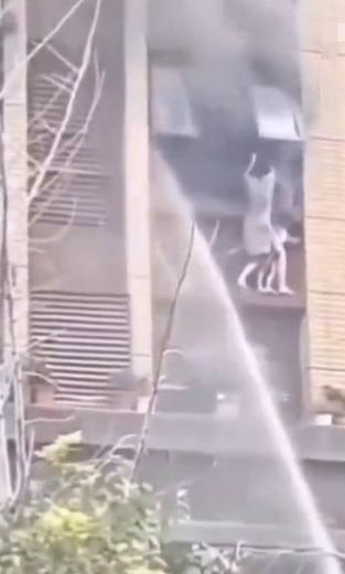 她撑住了那么久，却没撑过最后一秒！

2026年7月27日，江苏连云港海州区一小