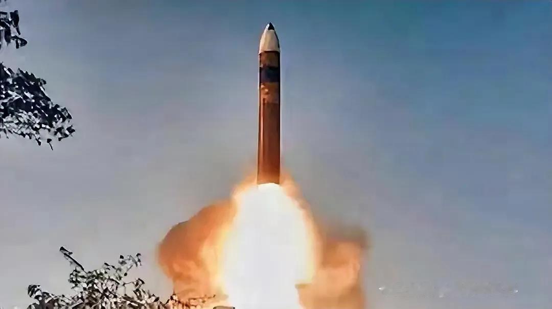 前脚王毅外长刚访印，后脚“烈火-5”就冲天而起， timing 卡得比综艺节目的