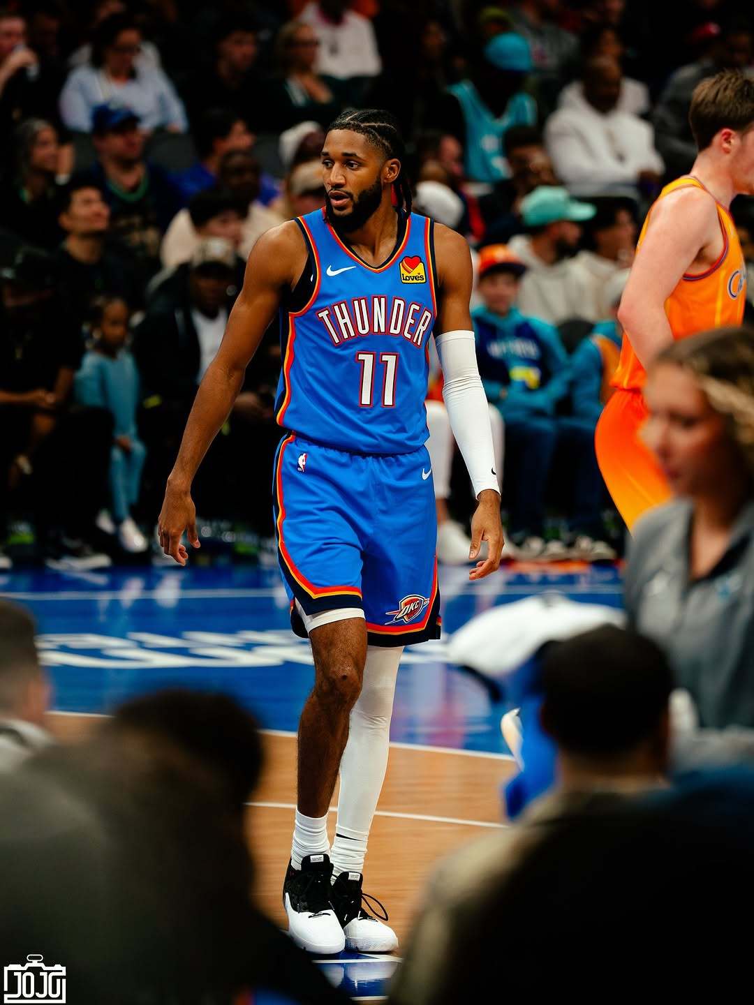 Jojo晒雷霆vs黄蜂的摄影作品⚡