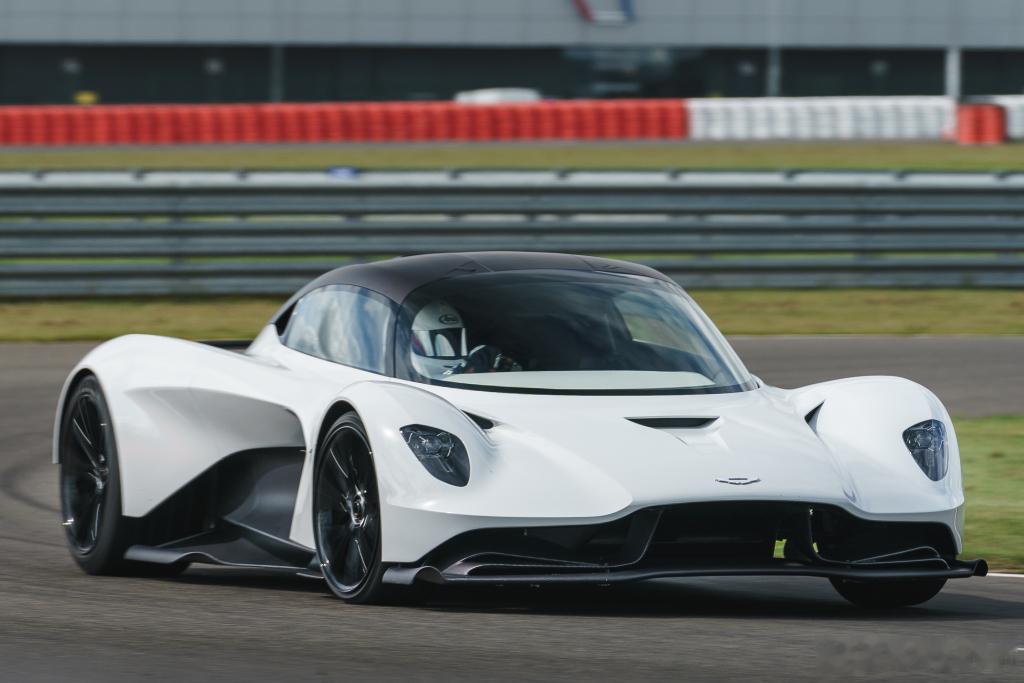 #shen车视界# 2019年，Valhalla原型车发布，内部代号AM-RB 