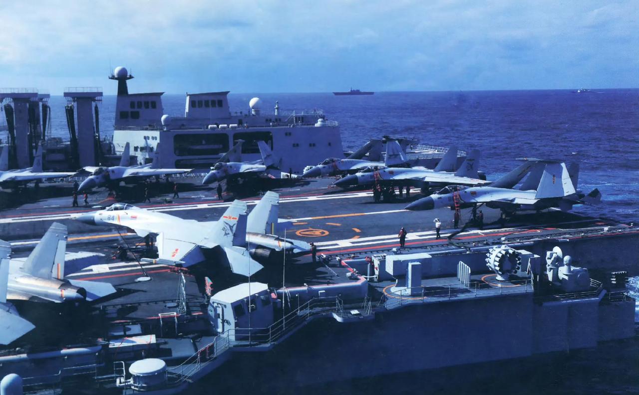 小鬼子又要在钓鱼岛挑衅，历史证明航空母舰离他们越近，他们就会越老实！

据外媒报