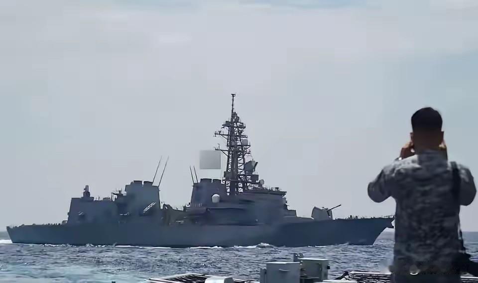 中国运导弹原料船被美扣押？中方回应
网友：怕它个甚！它美国卖武器还少吗？
网友2