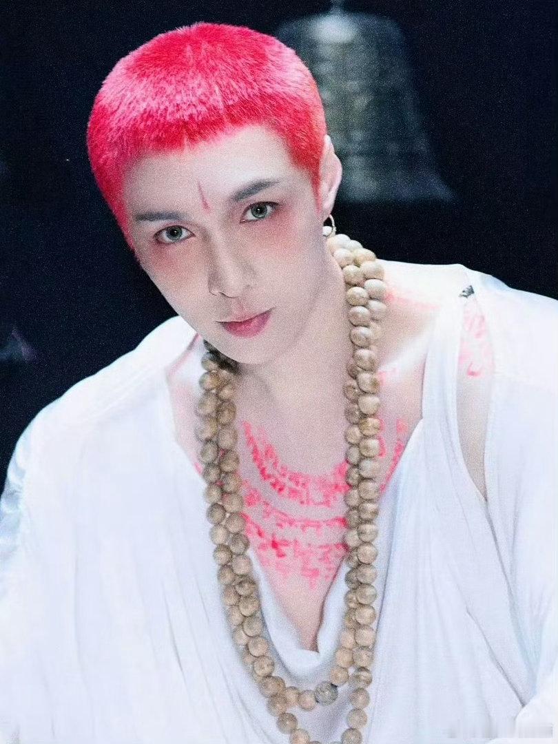 内娱三大京圈佛子 禁欲男神任嘉伦 鹿晗 张艺兴三位清冷佛子你get了谁？ 