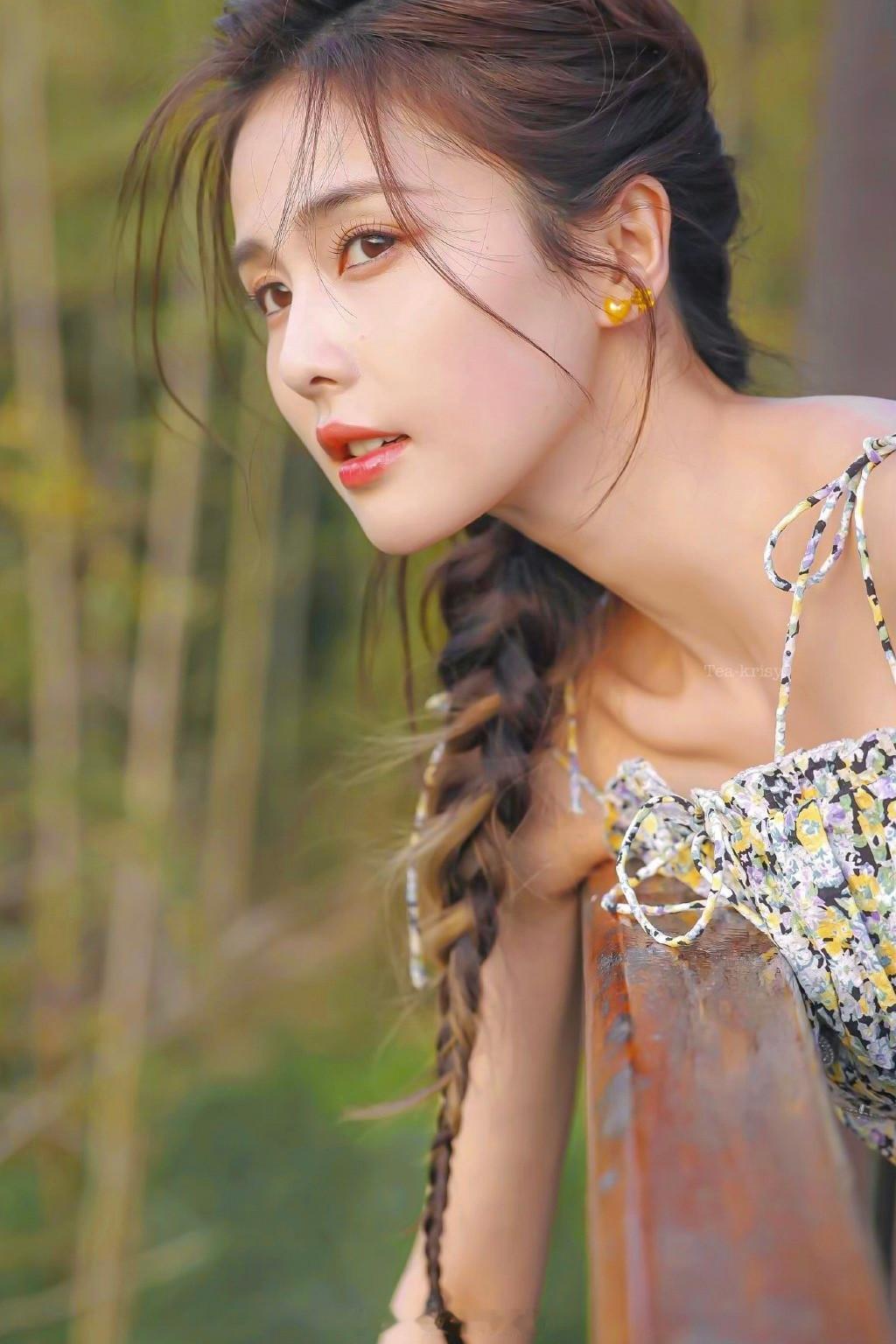白鹿夏日的甜美气息 ​​​