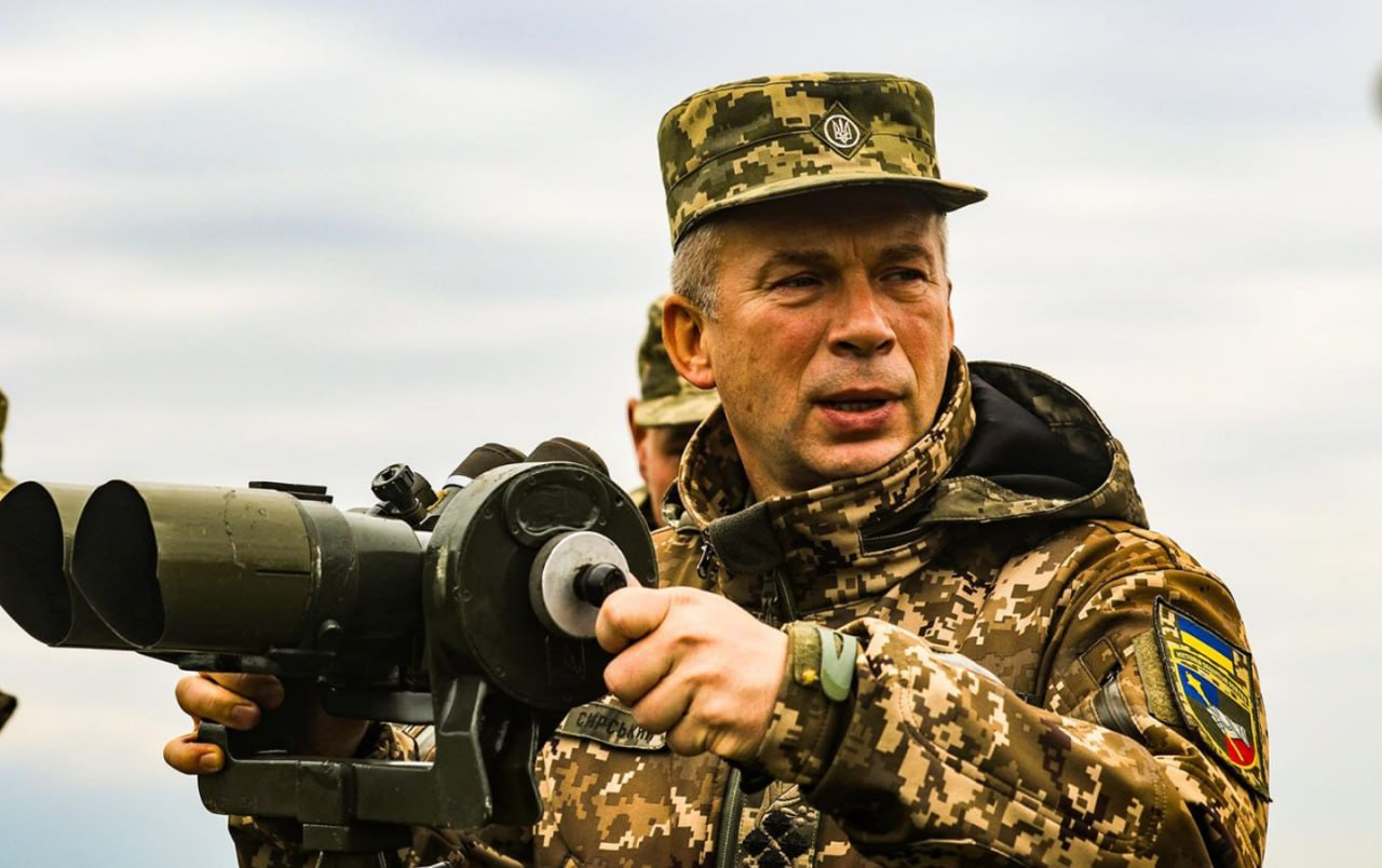 乌克兰武装部队总司令亚历山大·西尔斯基表示：“尽管遭受了重大损失，占领者仍不放弃