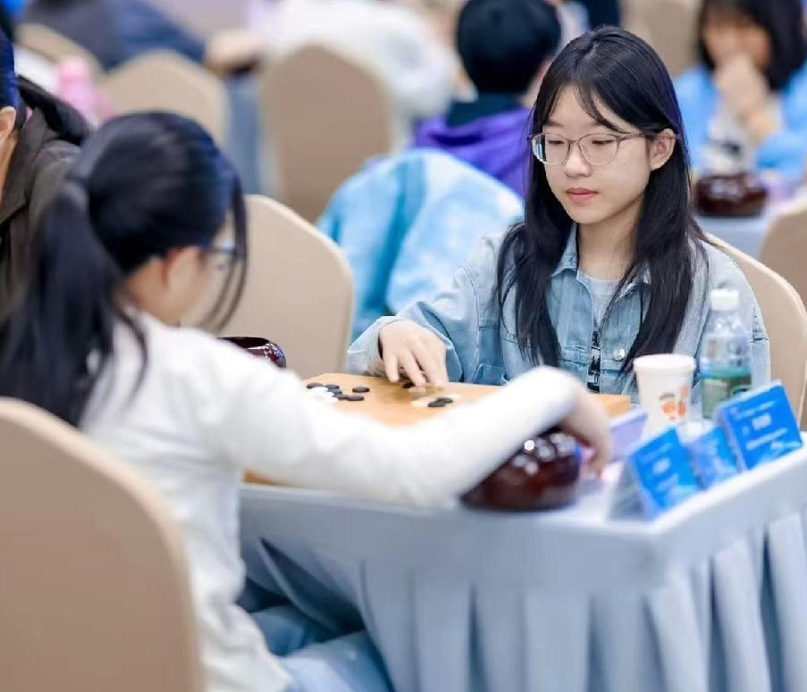洛阳小姑娘岳佳研首进世界大赛24强



祝贺洛阳16岁小姑娘岳佳研三段首次打进