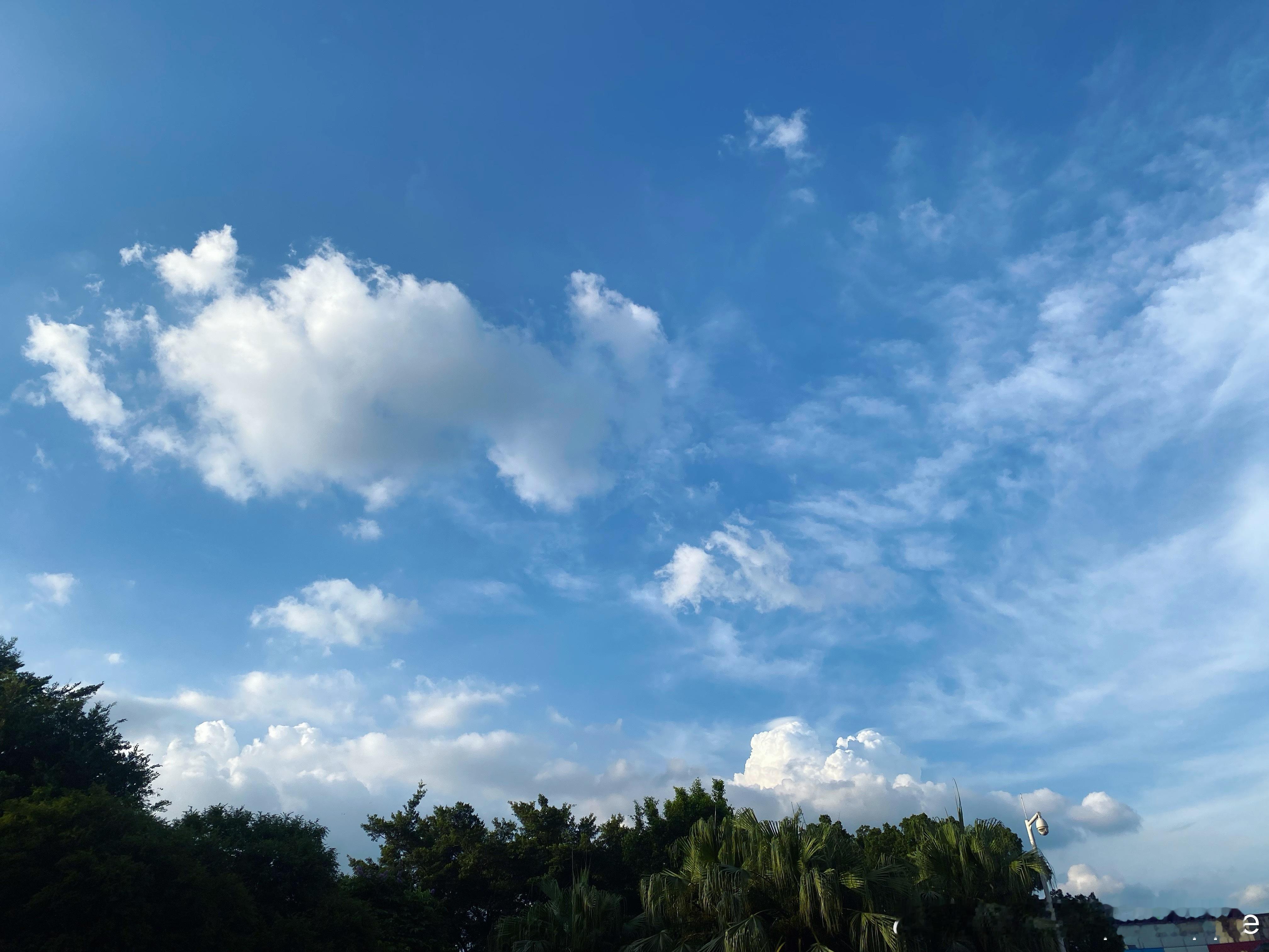 发现最近的云朵☁️好美#随手拍蓝天#  ​​​