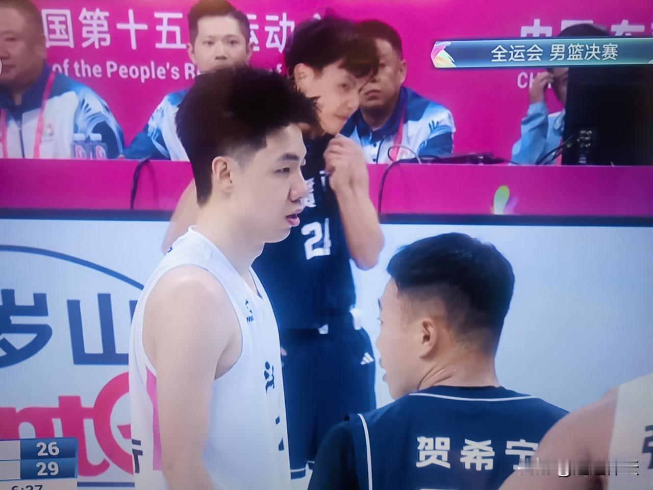别再骂丁伟了！全运会上能掀翻 CBA冠军队的四川队，冠军争夺赛中又面对老牌劲旅广