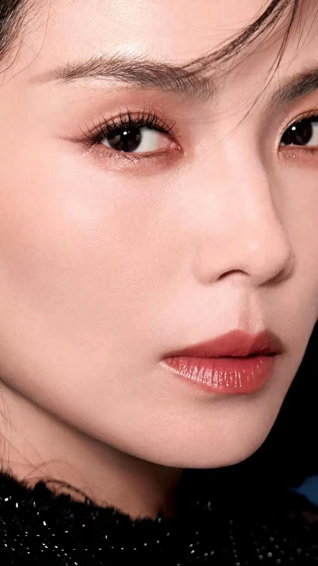 近距离看刘涛，美丽瞬间。