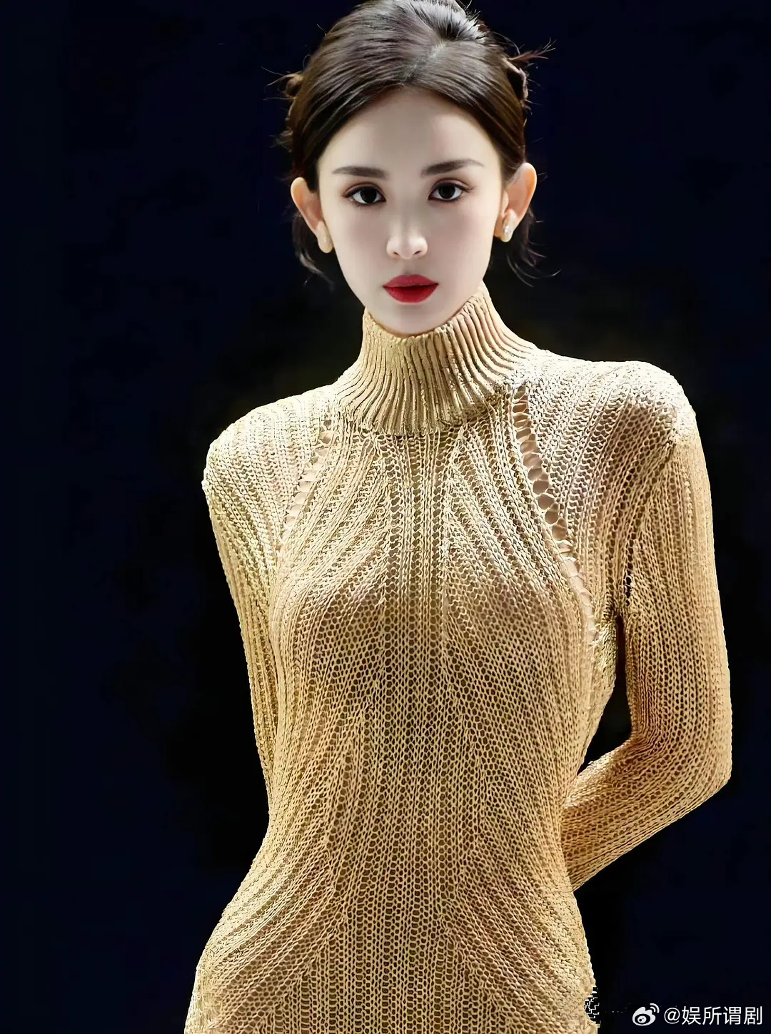 娜扎能把针织衫穿出高定 