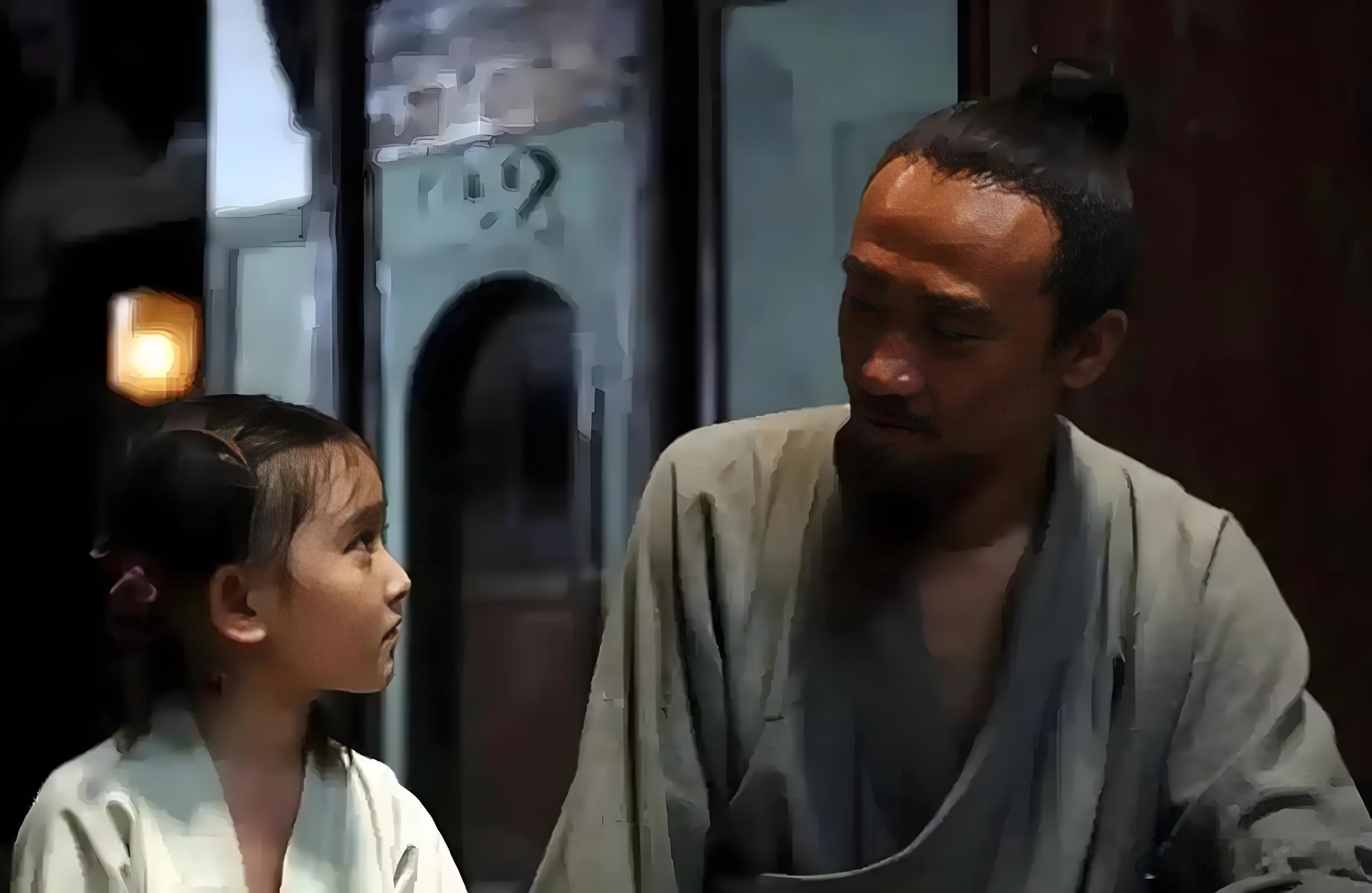 最近重温《大明1566》这部剧，感觉海瑞的妻女真惨。在剧中，海瑞在兴国县当知县的