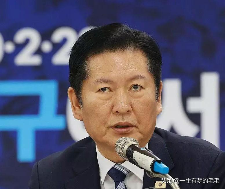 2月28日，韩国共同民主党党首郑清来在发文称，李在明总统宣布出售私宅的举动，明确