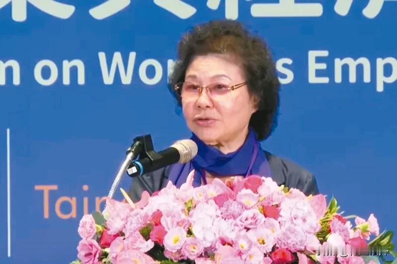 陈菊自废武功为哪般？
对于国民党和民众党有人主张废除台湾“监察院”和“考试院”，
