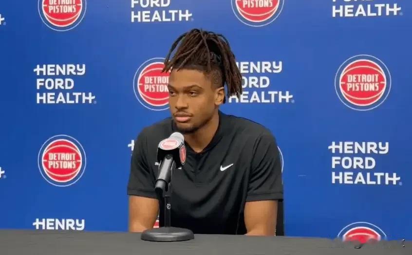 兰尼尔这话太有道理了。在NBA，光会进攻可不够，防守同样关键。就像邓肯·罗宾逊，