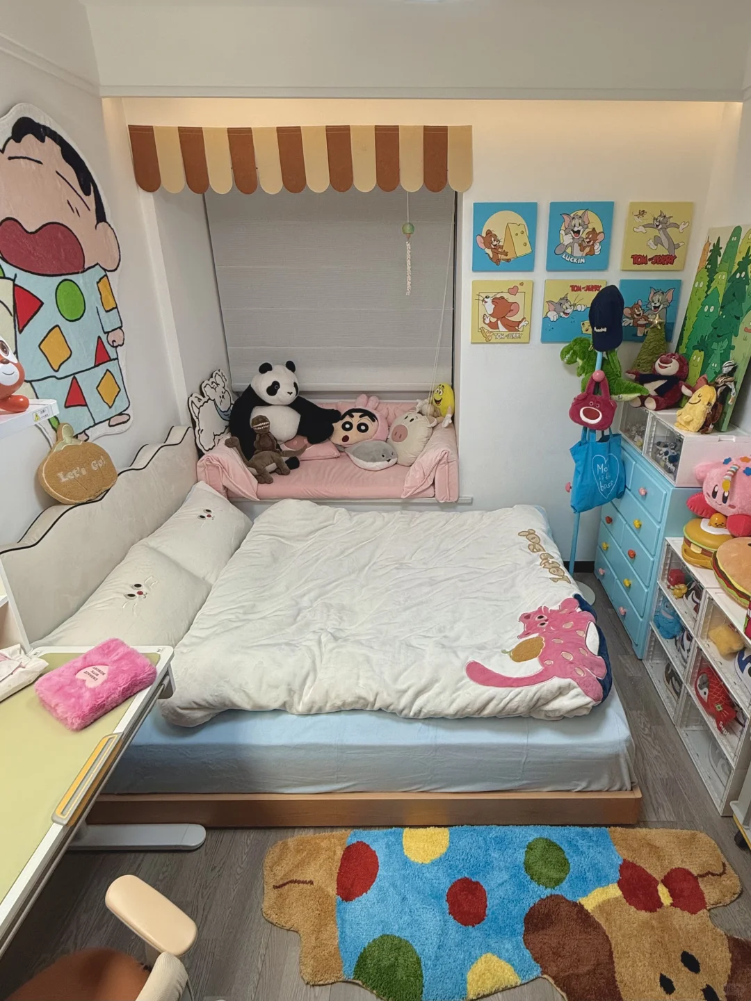 儿子在学校跟同学说：他住在动画片里的房子