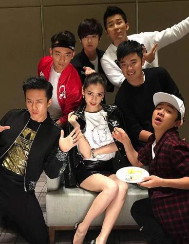 Angelababy郑恺陈赫李晨合影 初代跑男的四人Angelababy、郑恺、