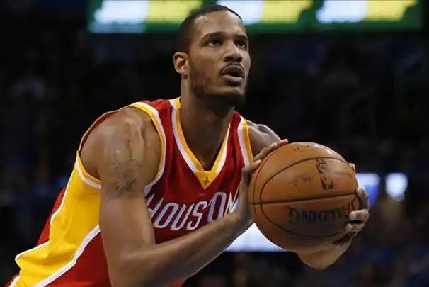 NBA球员阿里扎破产，职业生涯总收入1.12亿美元，扣除税和经纪人扣点还剩560