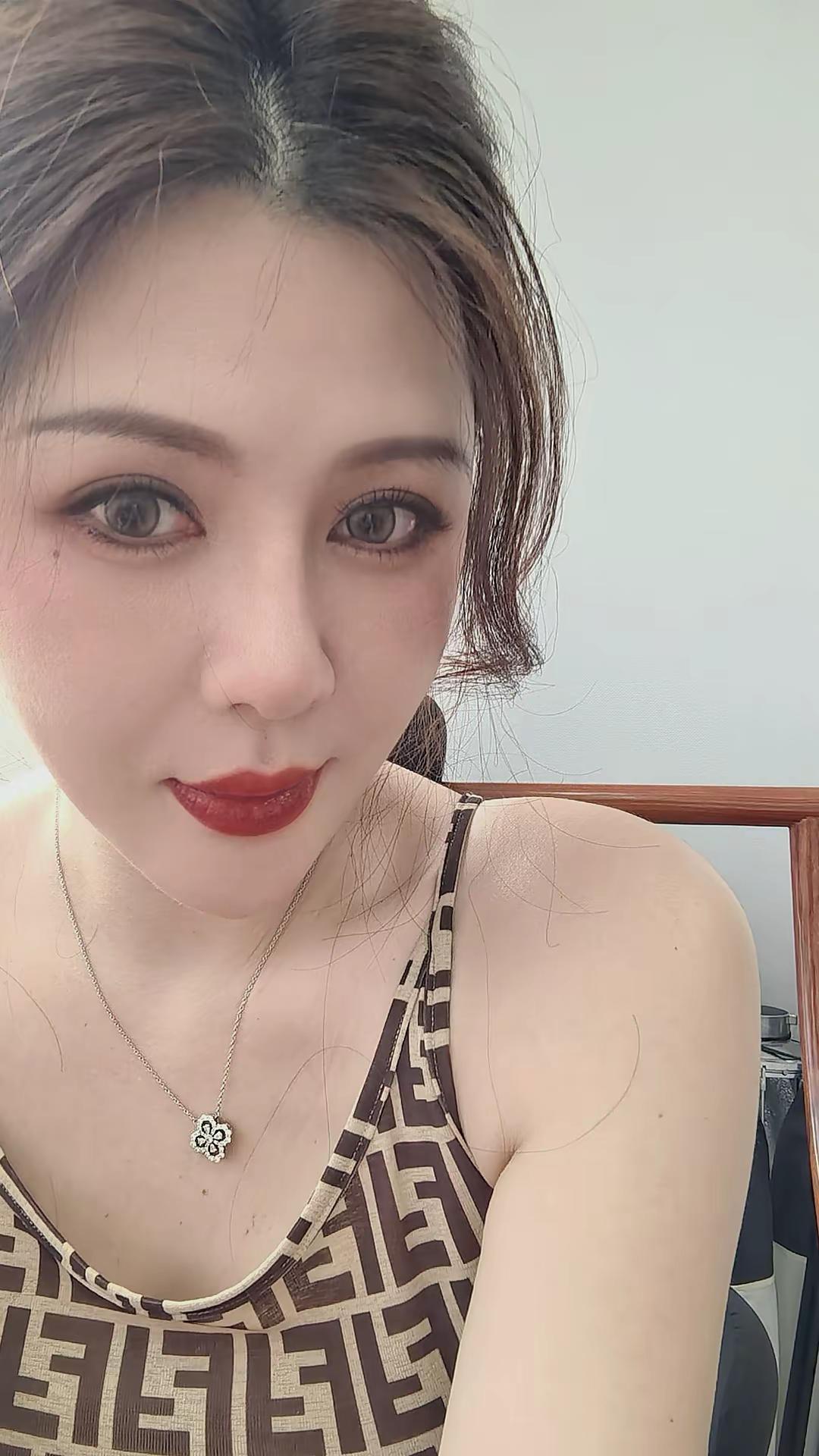 高铁吃鱼生，办公室吃猪脚姜，接下来是………