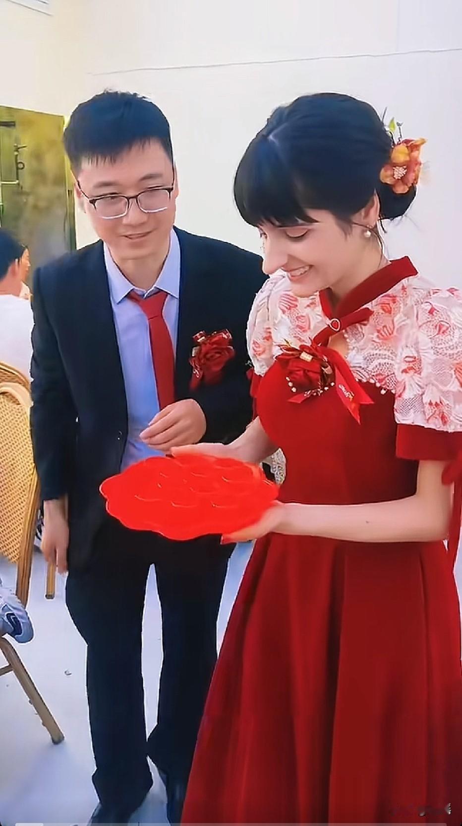 新娘的鼻子有点逆天