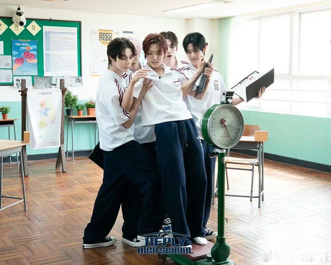 SM男练新综艺预告照 