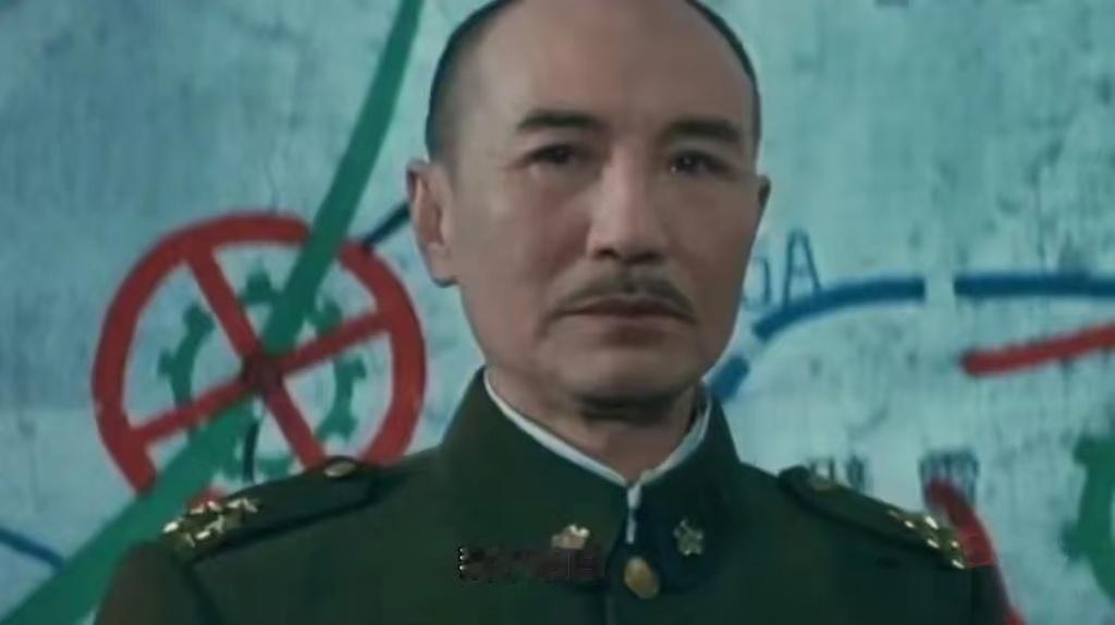 狗仔回应杨紫和秦俊杰分手后谈过吗狗仔是有什么心事吗，谁问你了，你就搁这儿回应众所