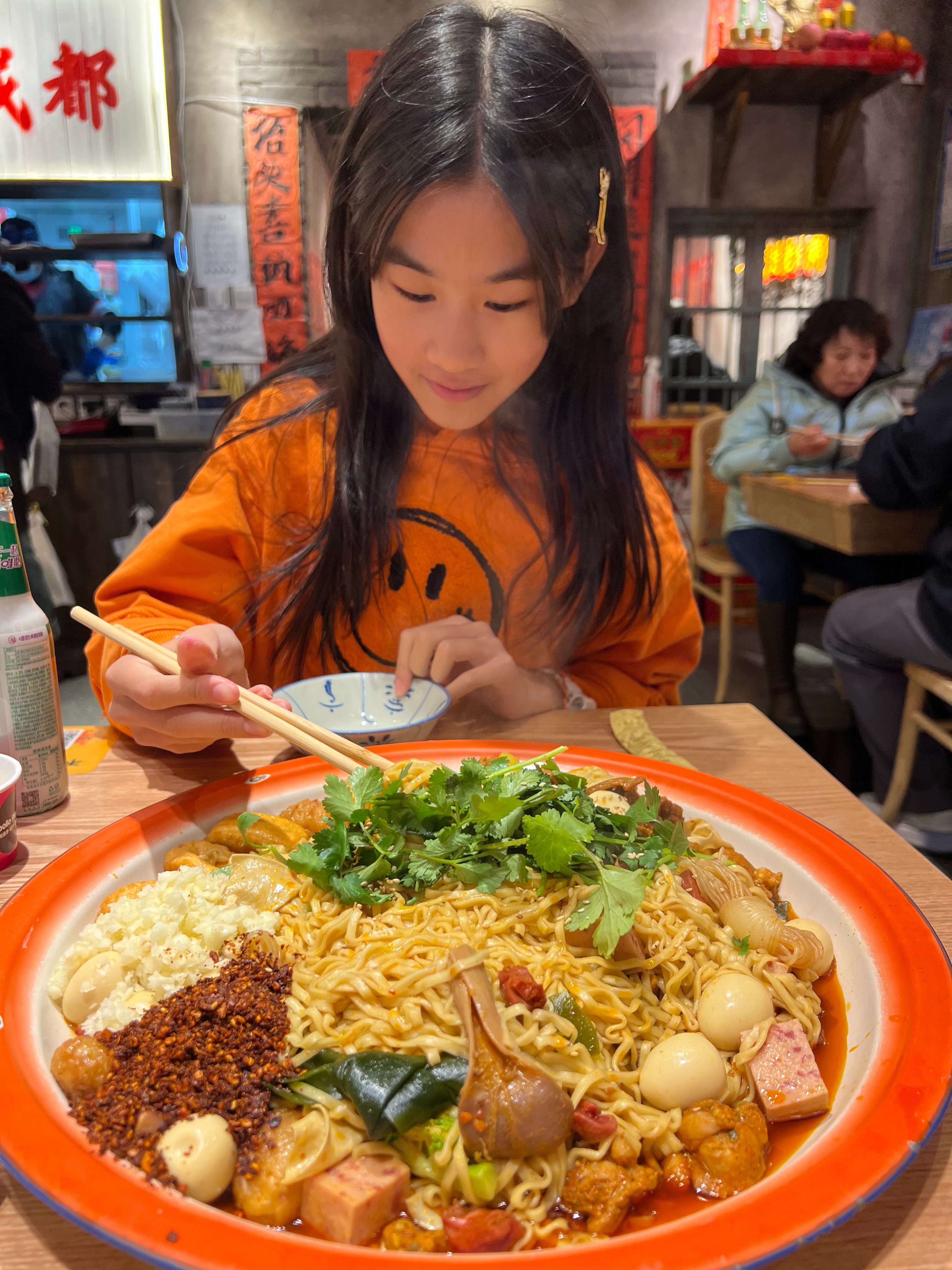 出来吃碗麻辣烫。人的饮食习惯实在太难改了。 