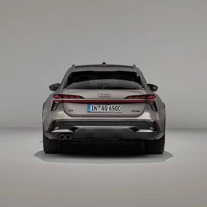 全新奥迪A6  allroad，比旅行版宽了110mm，这大宽体！来国内的可能是