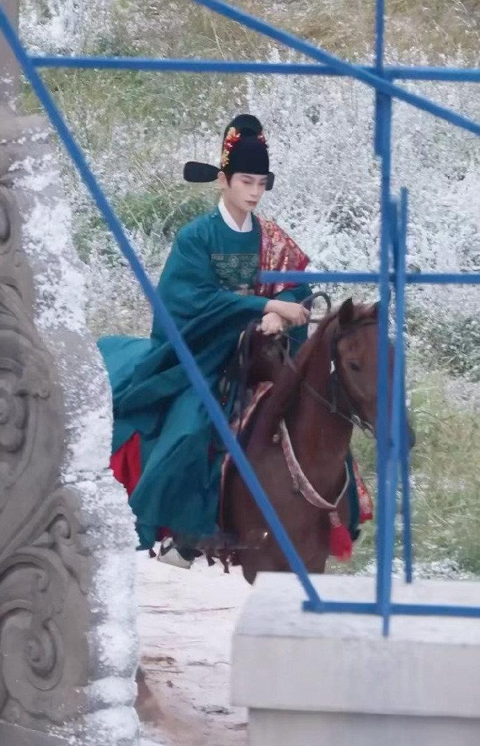 幸亏丁禹兮会骑马 丁禹兮太敬业了 丁禹兮太敬业了，幸亏丁禹兮会骑马啊，谁懂被吓到