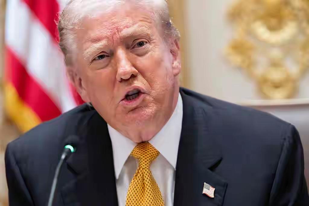 特朗普警告委内瑞拉现政府官员，不达预期会遭“二次军事打击”。当地时间1月4日，特