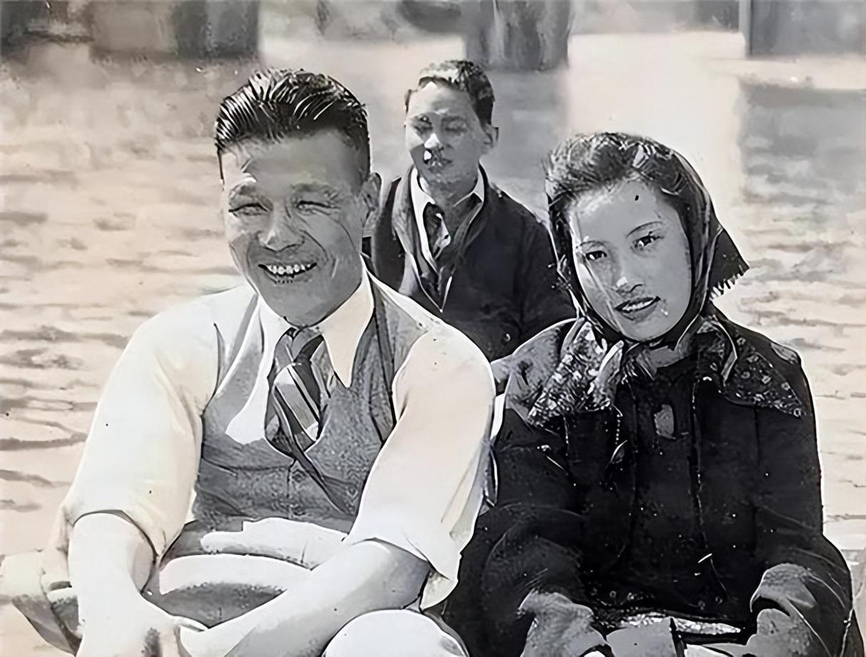 1977 年，有史料记载，叶公超逾越伦理界限，和自家堂妹产生纠葛。这段隐秘的私事