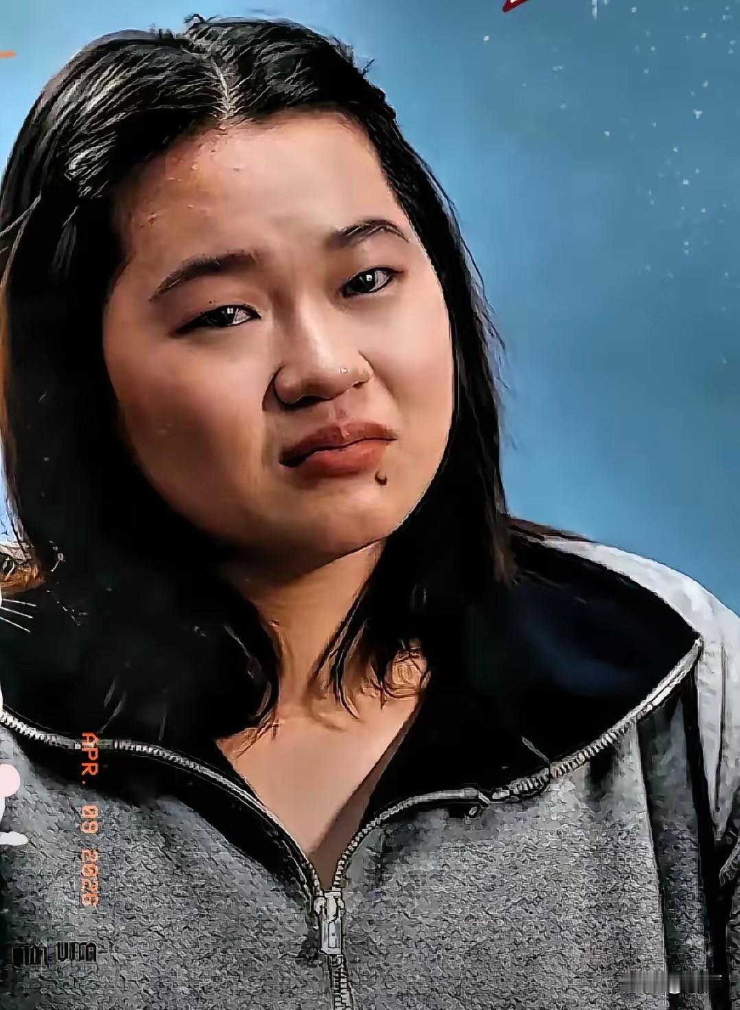 十几岁的女孩子
拿了那么多金牌为国争光
结果落一身病痛，甚至为了控制体重一天只吃