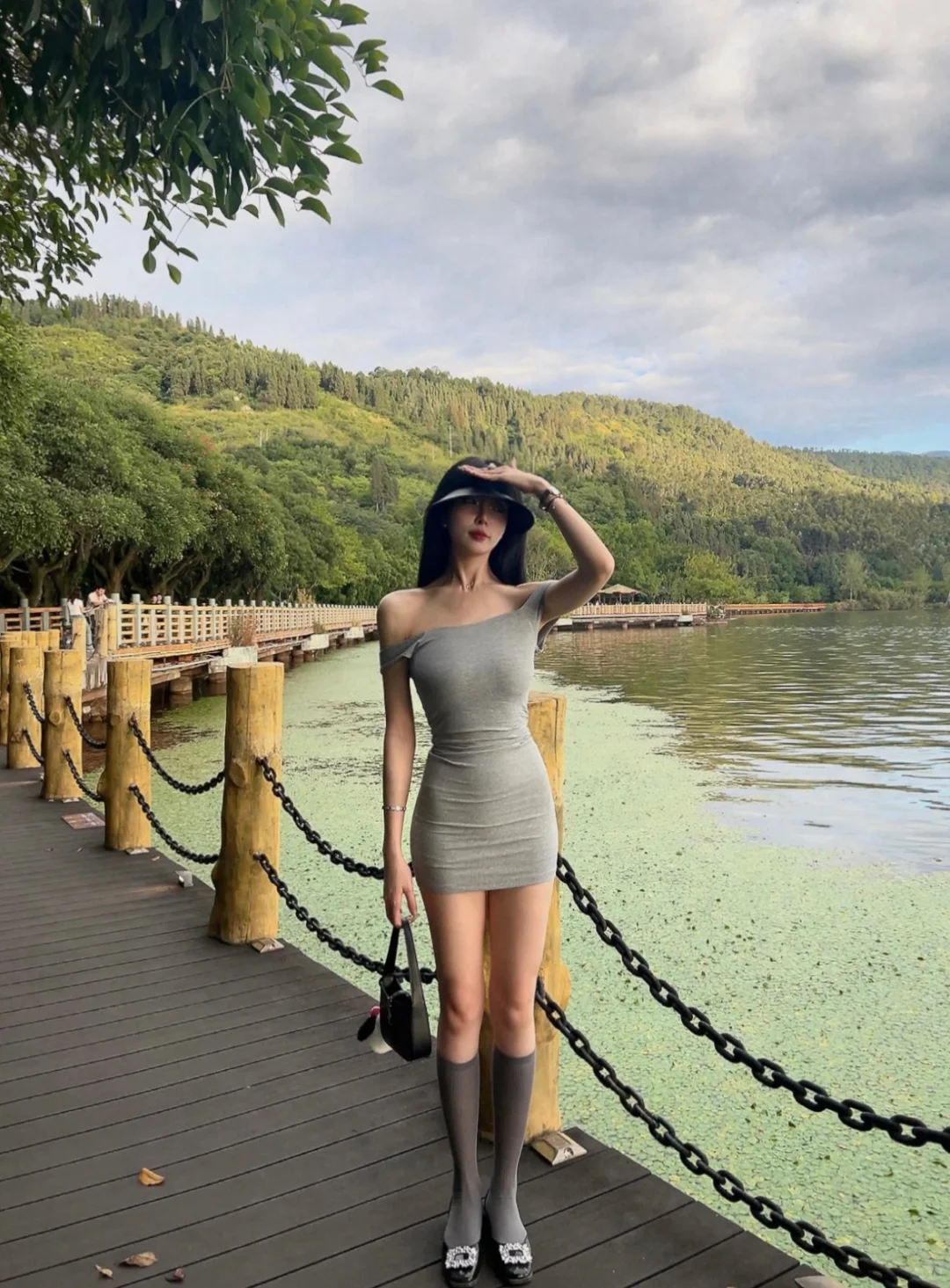 这么穿太显腰臀比了吧😍
