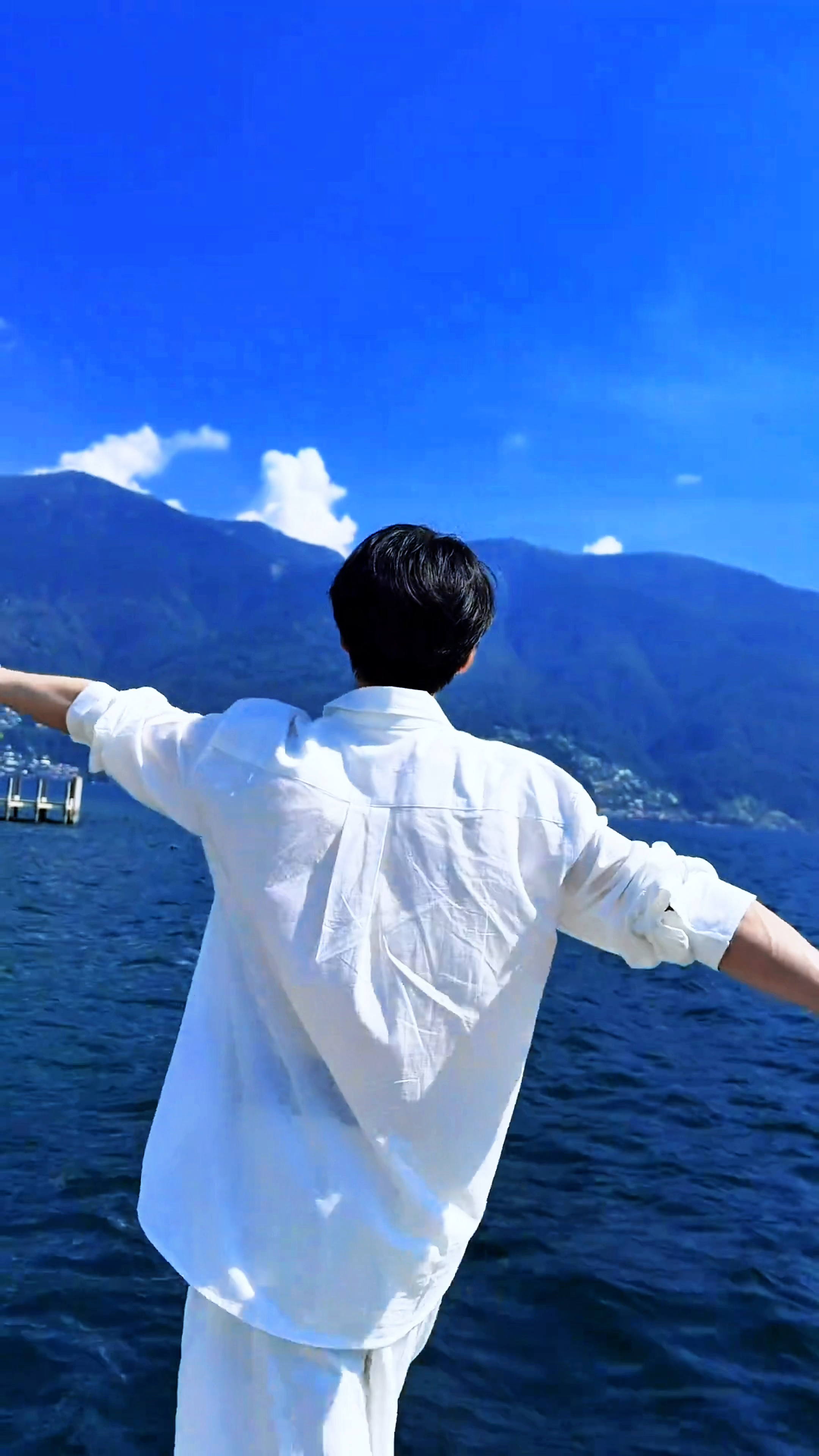 你拥抱大海，我拥抱你 