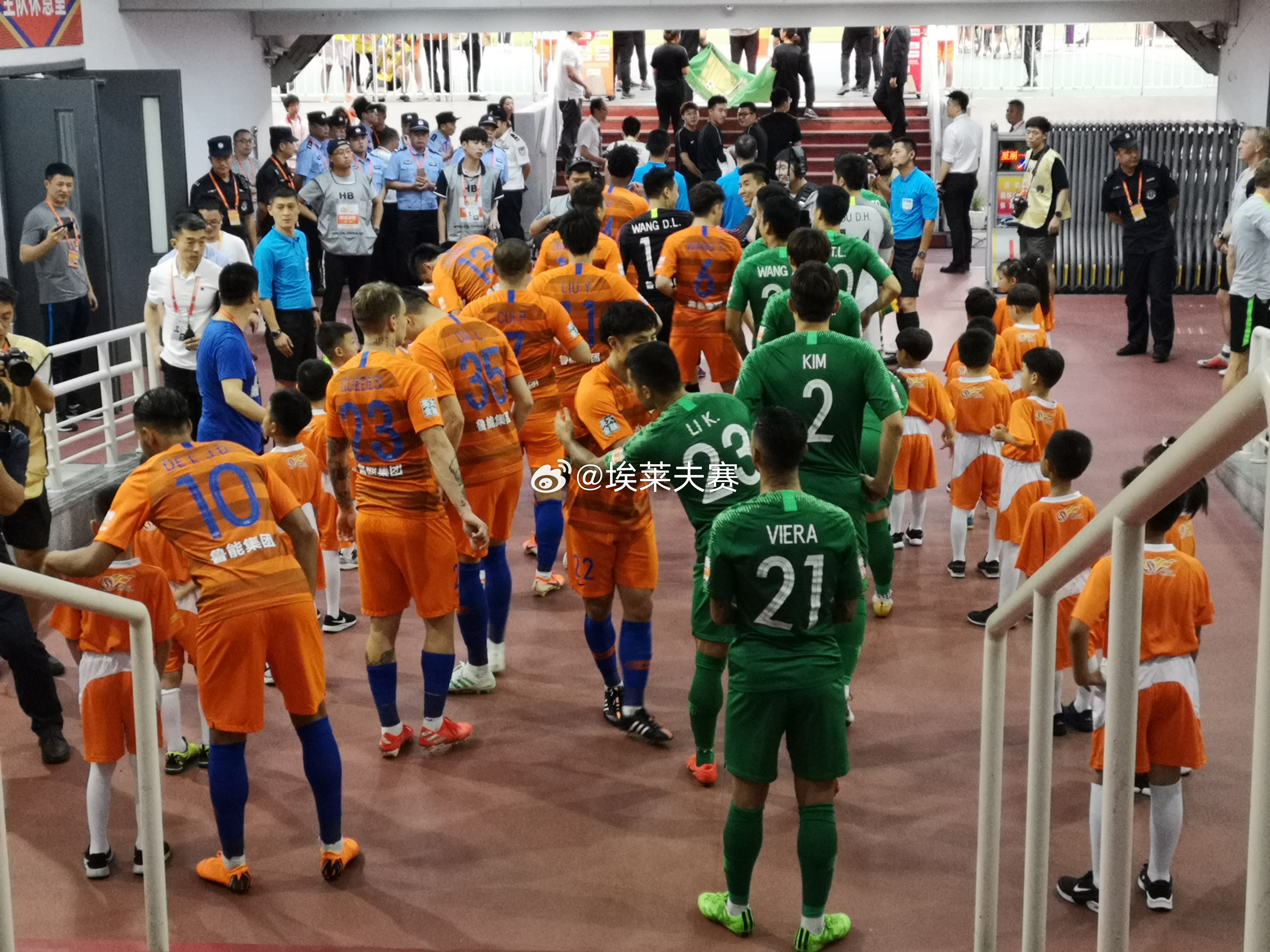 北京国安北京国安 一张老照片——京鲁之战的不同视角。 