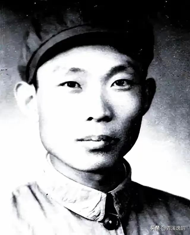 他是开国少将，29岁当师长，建国后担任中央军委办公厅主任，1977年被撤职，20