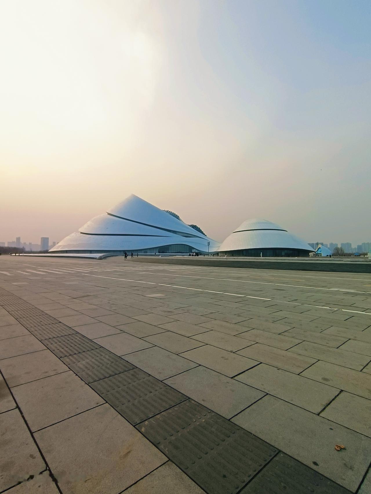 高考的价值是什么？分到底能体现一个人的什么啊！
看生活中的人，高考这个分真的还是