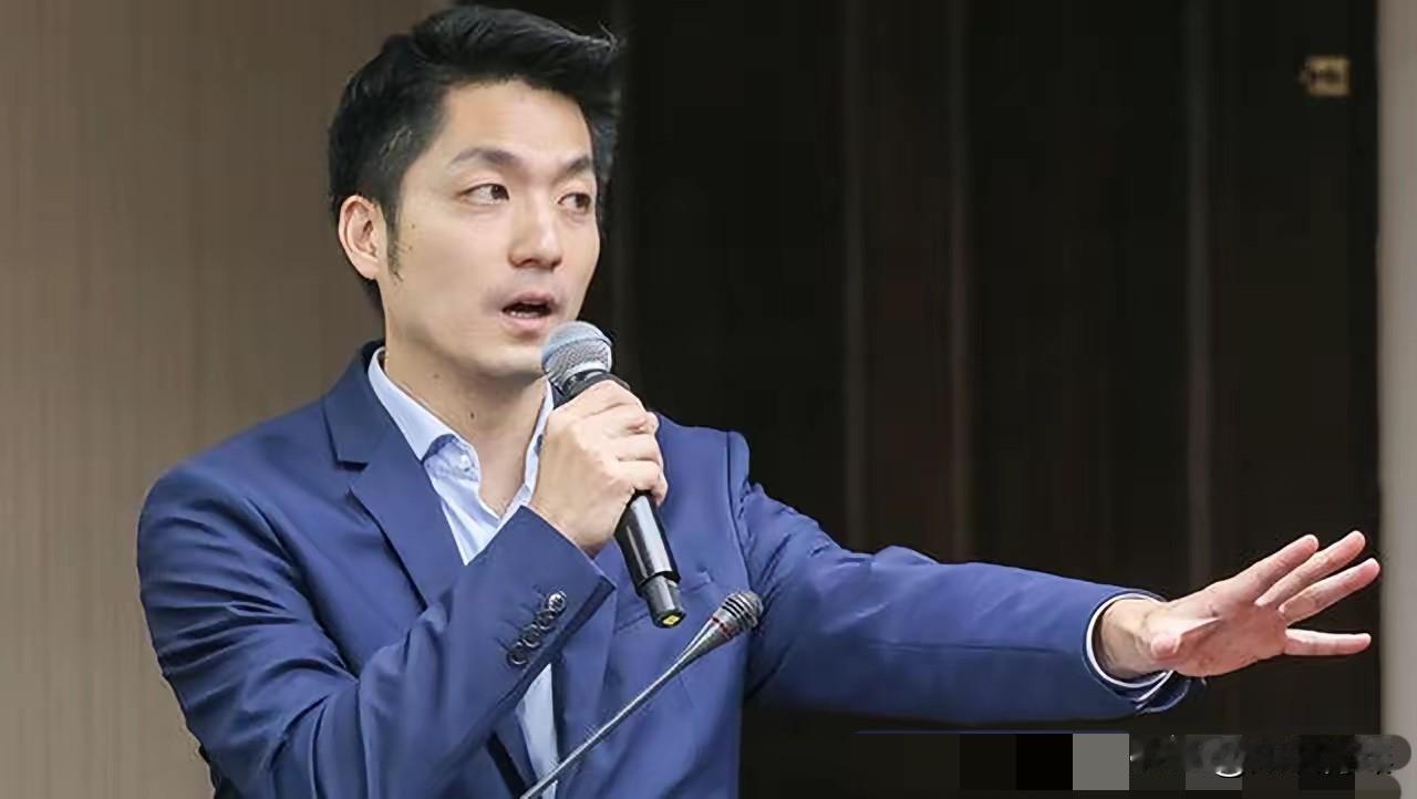 蒋万安22日谴责大陆"打压台湾国际空间"，话音未落，震传媒民调同天出炉，他成了蓝