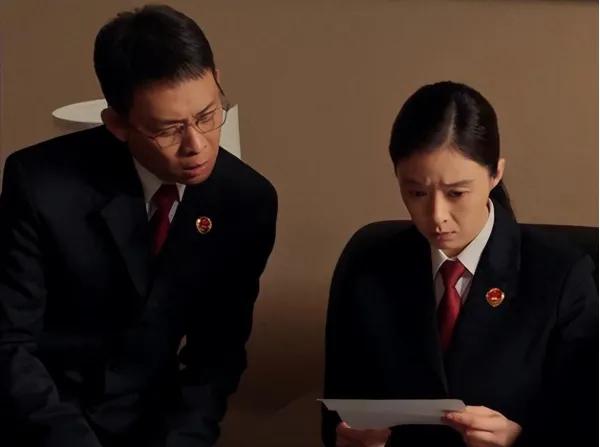 本以为在张译、蒋欣等一众实力派演员的剧中，小配角会被掩盖光芒。没想到董晴饰演的张