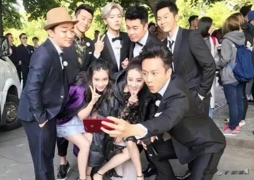 我老公看了陈赫直播说李晨来不了《五哈》，放下手机特认真："媳妇儿，表面是档期问题