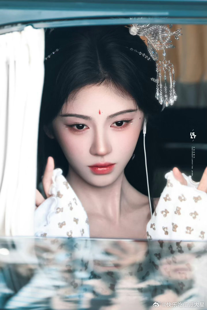 鞠婧祎车窗战神美神降临