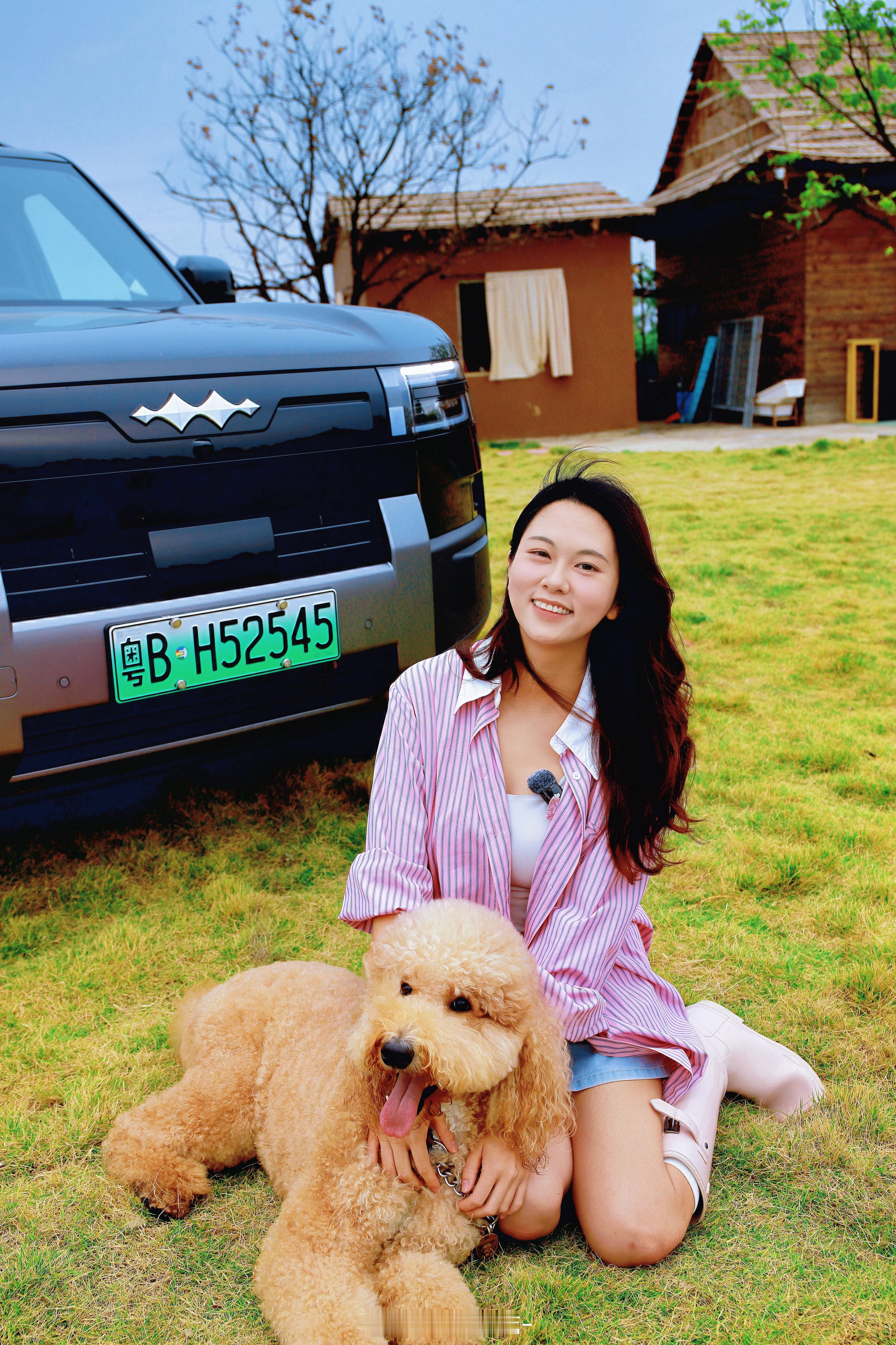 靠！！！我发了个我和我家巨贵的视频结果评论区说，你怎么带泰迪拍比亚迪？？？怎么有