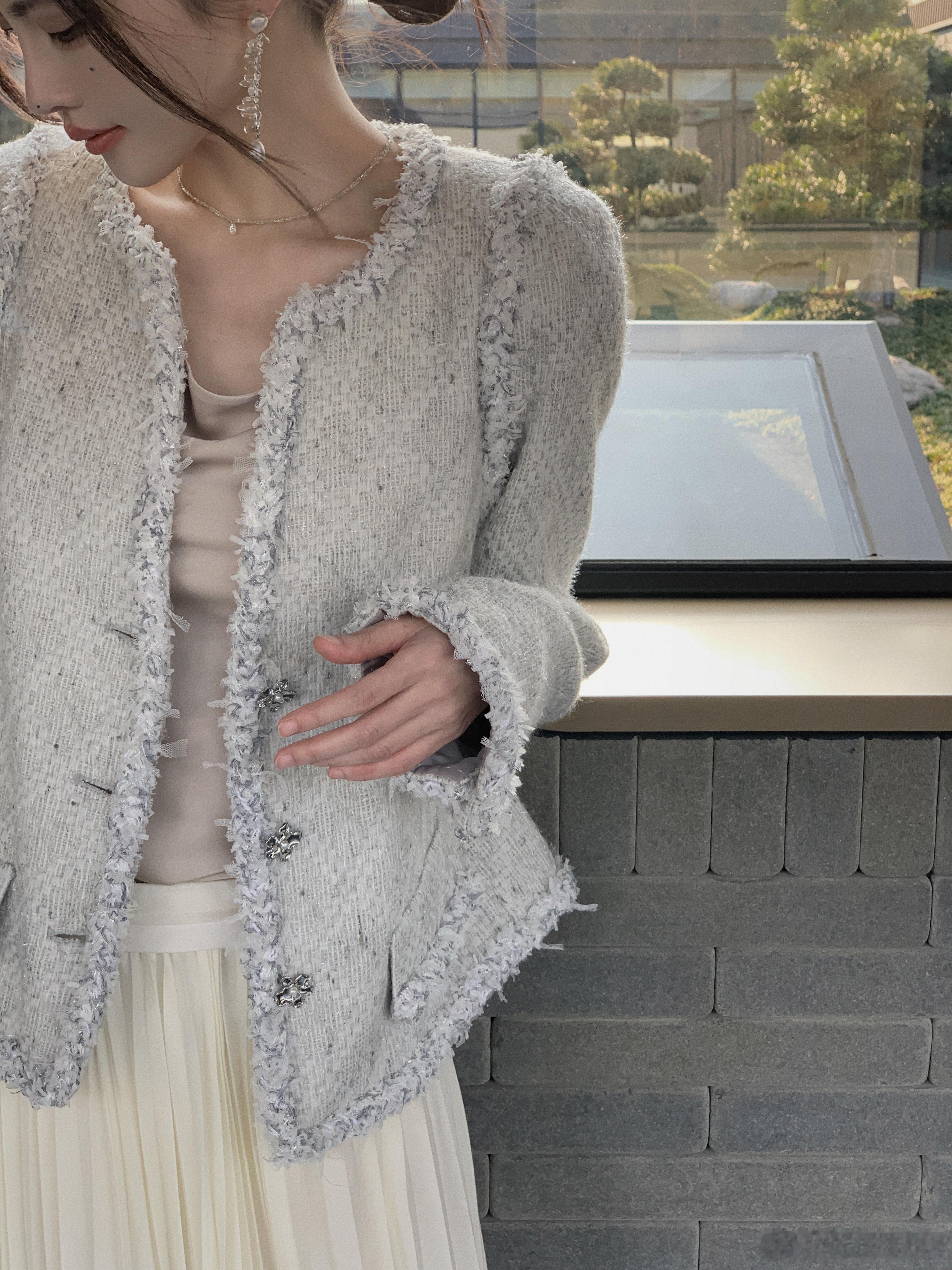 🩶英国进口linton tweed是 chanel御用粗花呢面料工厂每件衣服都