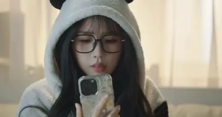 499天价手机壳，杨紫Lisa同款，一年狂卖36亿